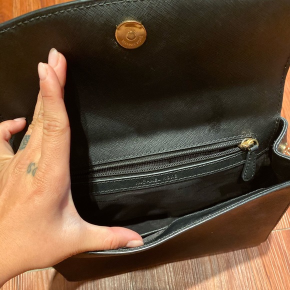 Black MK hand bag - Picture 3 of 3